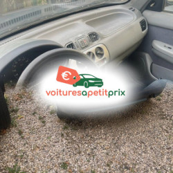 Voiture d'occasion année 2000 141206 km Essence à Lyon à petit prix